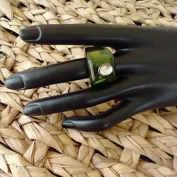 Source Unknown Jewelry - Green Acrylic Crystal single oval stone Ring